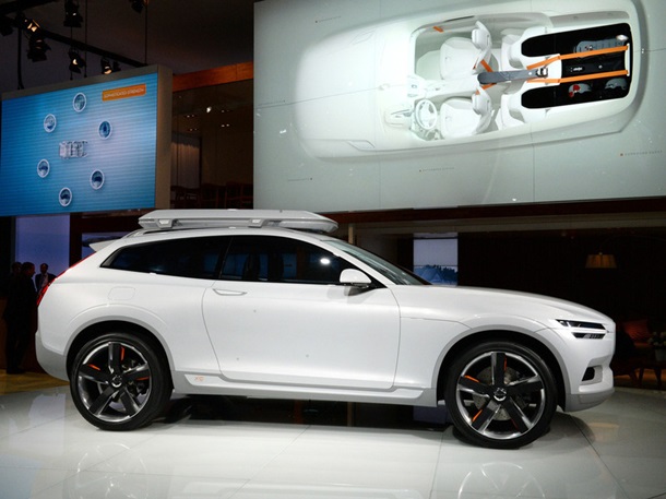 Скандинавская новинка. Внедорожное купе Volvo показали миру в Детройте