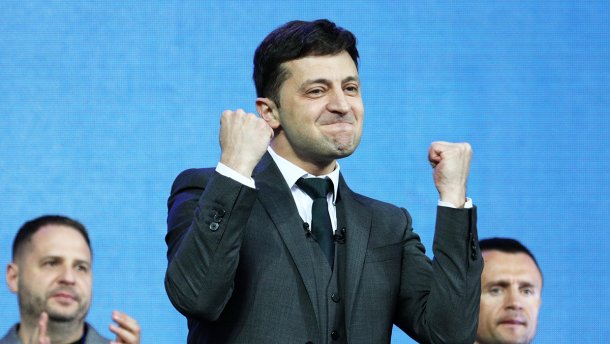 Сколько украинцев довольны работой Зеленского на посту президента