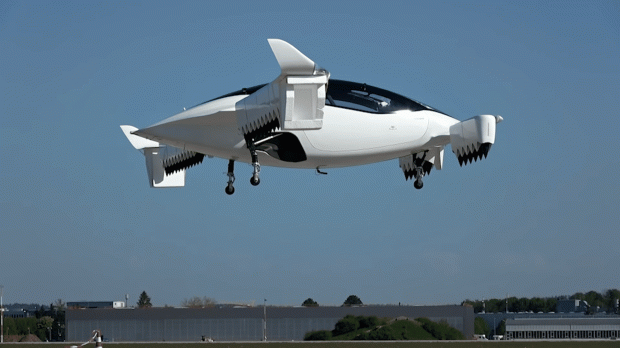 Состоялись первые зрелищные испытания летающего такси Lilium Jet