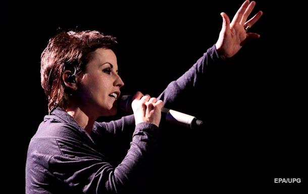 Сотни людей прощались с солисткой The Cranberries