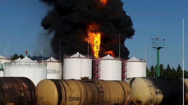 Судья взыскал миллионы компенсации для пожарных, которые тушили нефтебазу под Киевом