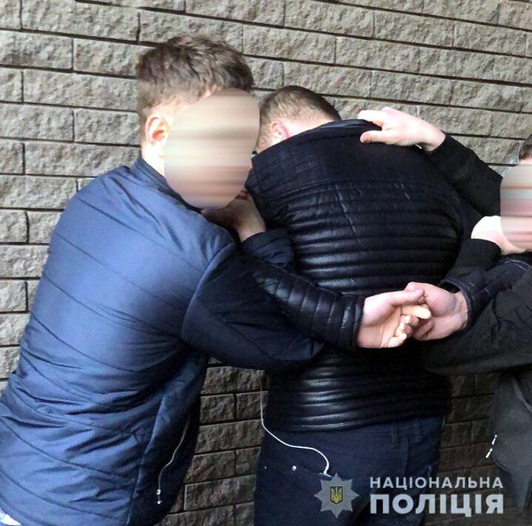 Технология обмана: как аферист выманил полмиллиона гривен на «лечение» умершего ребенка Технология обмана: как аферист выманил полмиллиона гривен на «лечение» умершего ребенка
