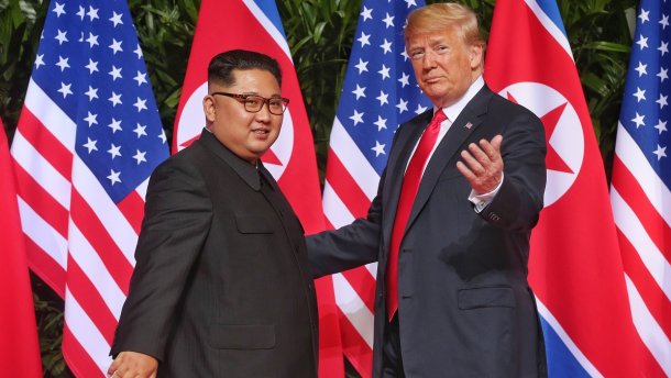 Трамп призвал Ким Чен Ына встретиться на выходных, чтобы пожать руки и поздороваться