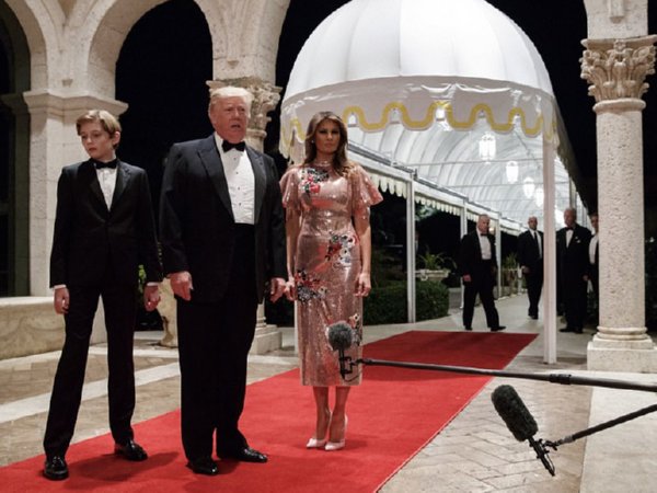 Трампы отпраздновали Новый год вместе с 40-летием старшего сына президента (фото)