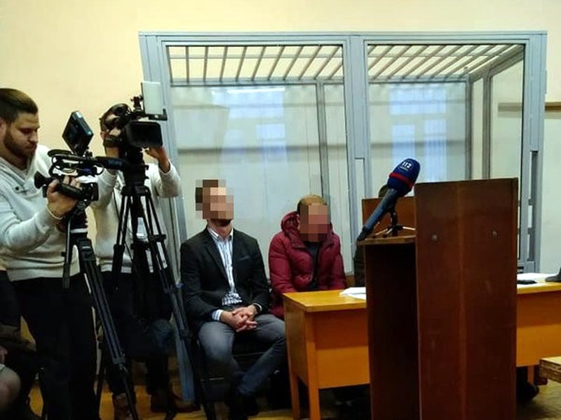 Угрожали изнасилованием: в Киеве коллекторы держали в страхе и терроризировали целую школу (фото)
