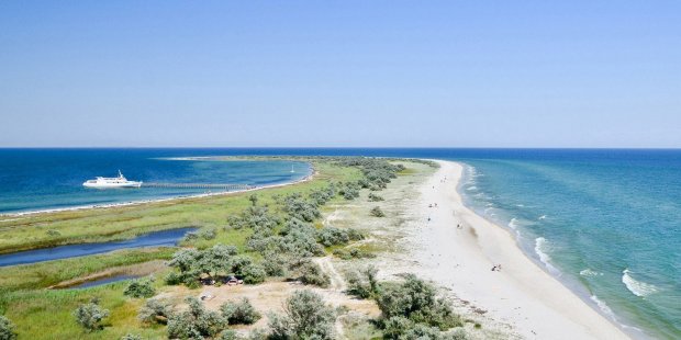 Українські Мальдіви – острів Джарилгач: де це та чому туди їдуть мільйони туристів