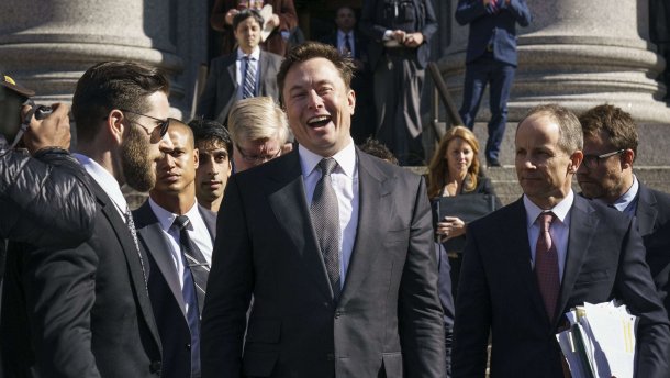 Українські власники Tesla записали відео для Маска – він лаконічно відповів
