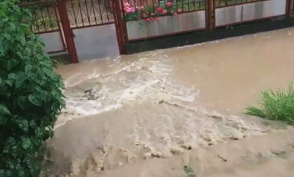 Ураган наделал беды на Прикарпатье и Закарпатье, есть жертвы: фото и видео