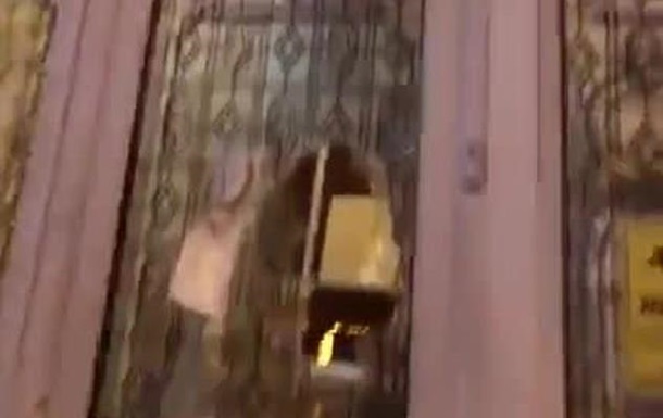 В британском городе напали на четыре мечети за ночь