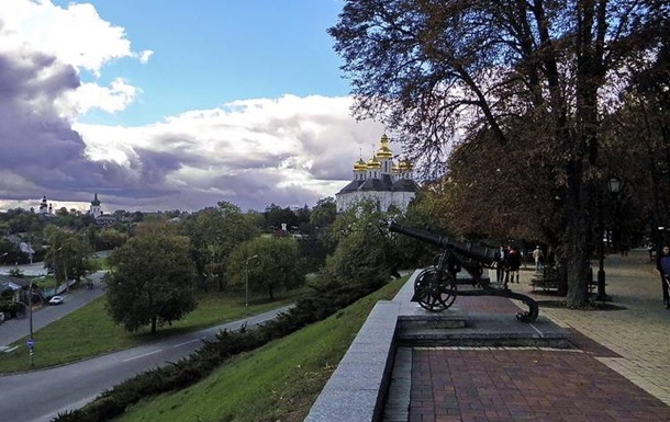 В Чернигове при ремонте тротуара разрушили памятники археологии