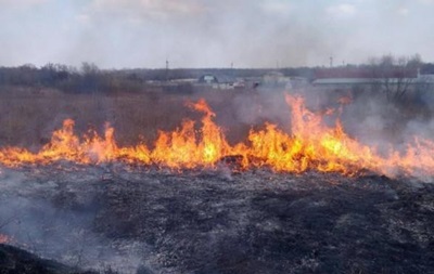 В Чернобыльской зоне масштабный пожар: горят десятки зданий