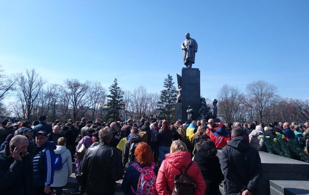 В Харькове прощаются с погибшей пулеметчицей