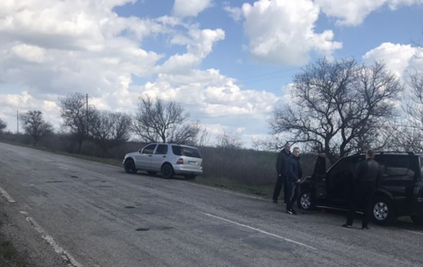 В Херсонской области обстреляли автомобили охраны