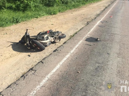 В Херсонской области в ДТП погибли двое детей, ехавшие на мопеде (фото)