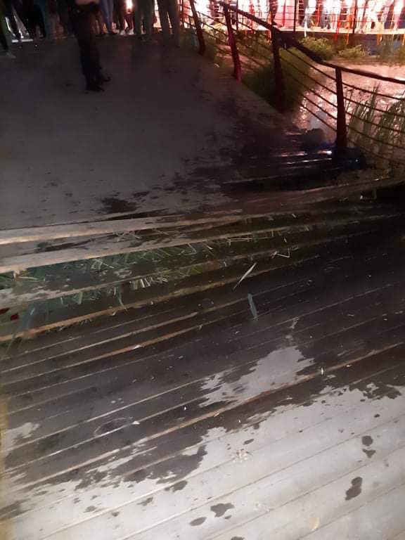 В Ирпене под Киевом во время празднования Ивана Купала обвалился мост (фото)