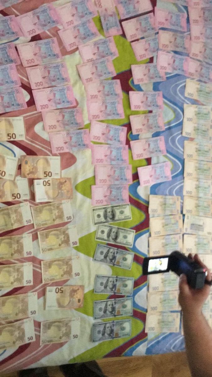 В Киеве накрыли фирму, кинувшую заробитчан на полмиллиона гривен (фото)