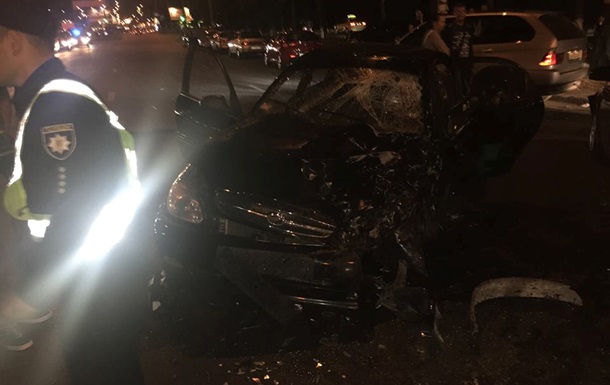 В Киеве в масштабном ДТП столкнулись пять авто