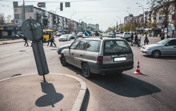 В Киеве водитель погиб, спасая котенка