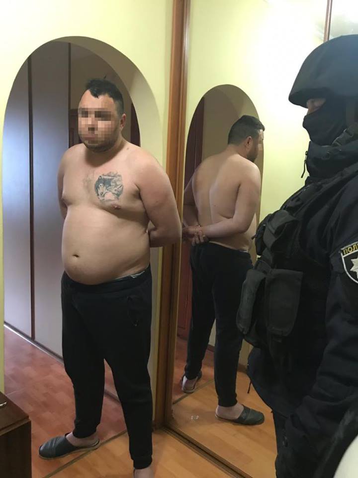 В Киеве задержали крупную группу наркоторговцев, в которую входили полицейские (фото)
