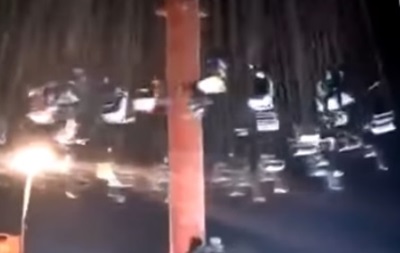 В Китае упала карусель с людьми