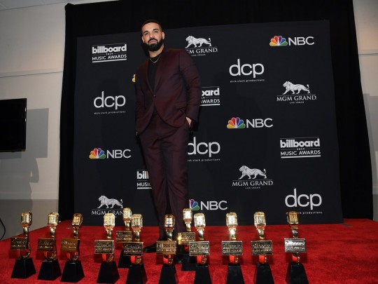 В Лас-Вегасе вручили престижную музыкальную премию Billboard Awards: яркие фото