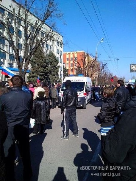 В Луганске участники митинга захватили СБУ. Есть пострадавшие