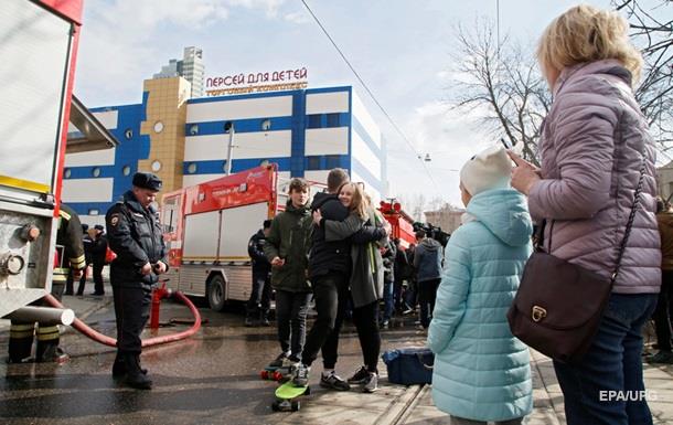 В Москве потушили пожар в торговом центре