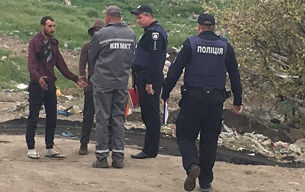 В Николаеве горит свалка, на которой погиб ребенок