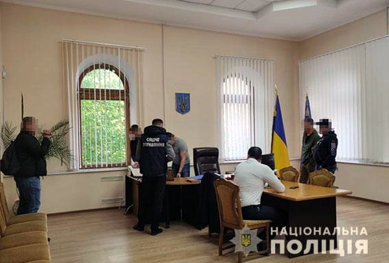 В Николаеве масштабные обыски в центрах занятости: что происходит (фото)