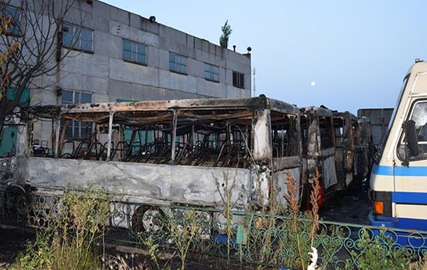 В Николаеве на стоянке сгорели шесть автобусов