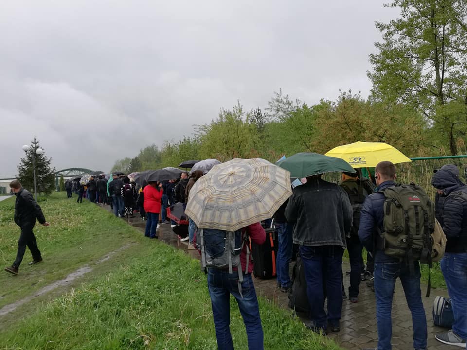 В поезде Киев-Перемышль на границе с Польшей искали взрывчатку: первые фото с места ЧП