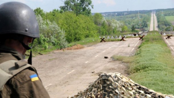 В Станице Луганской переодетые боевики выдают себя за местных жителей