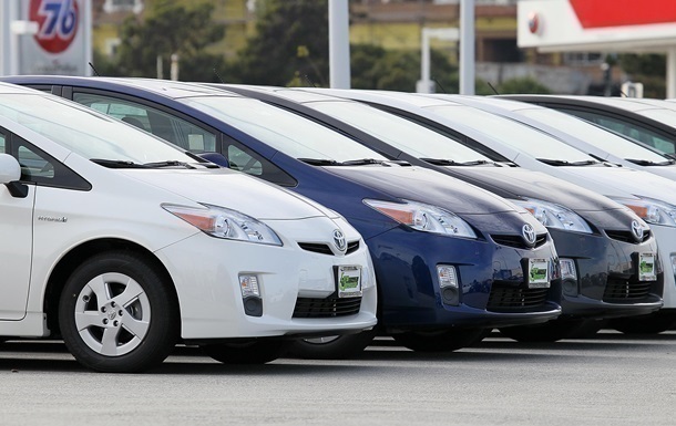 В Украине снизились продажи новых коммерческих авто