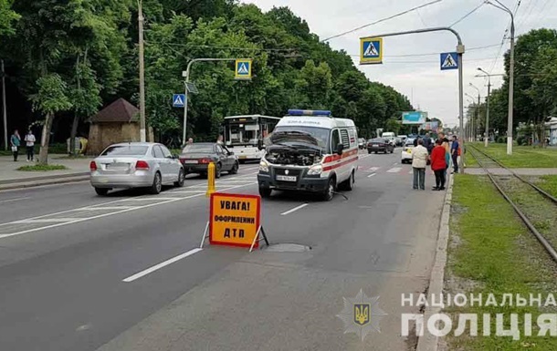 В Виннице скорая сбила школьницу на переходе