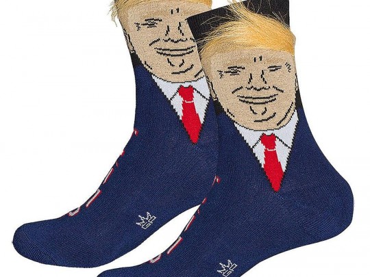 «Волосатые» носки с портретом Трампа: вице-губернатор Луизианы порадовал президента своим нарядом (фото)