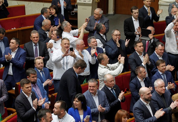 Всем в очередь. Что ждет президента Зеленского