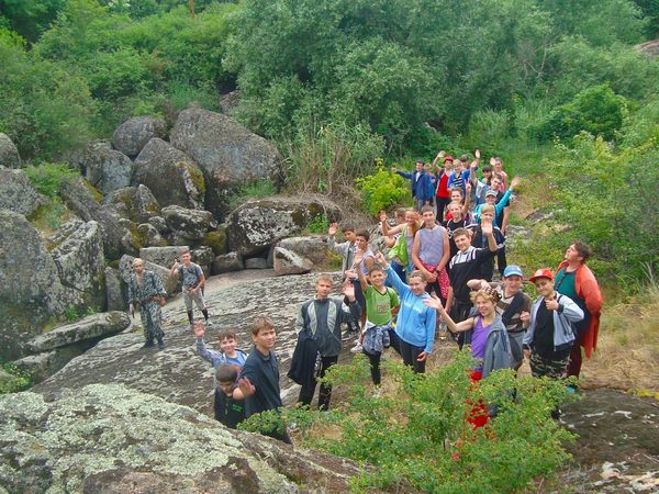 Языковые, спортивные и IT-лагеря: куда отправить ребенка на летние каникулы
