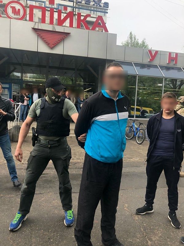 Задержаны наркодилеры, наладившие контрабанду героина из России в Украину (фото)