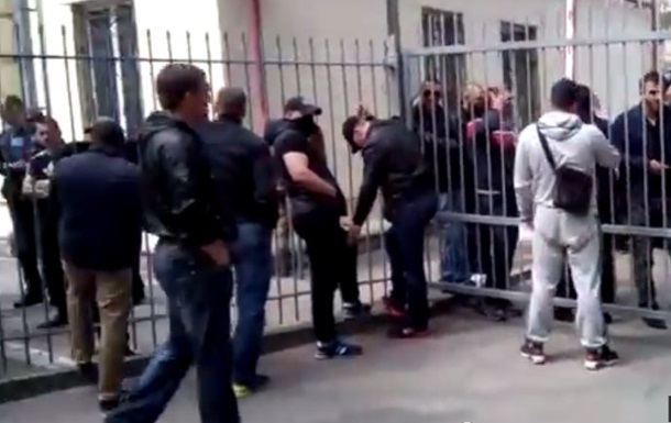 Запорожьеоблэнерго блокируют неизвестные