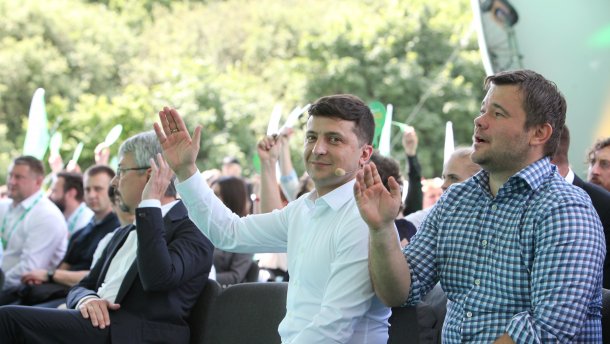 Зеленский отменил парад ко Дню Независимости: как изменятся рейтинги Слуги народа