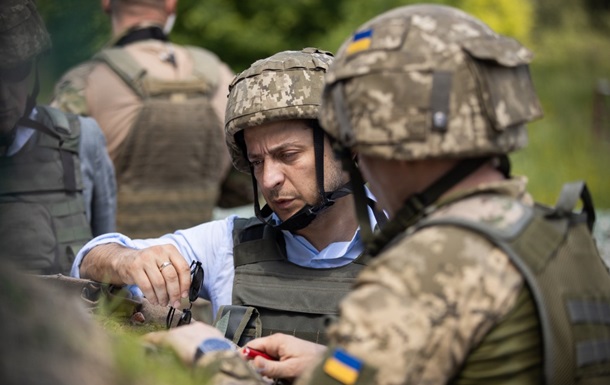Зеленский посетил позиции ВСУ на Донбассе