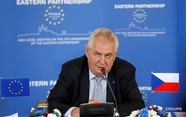 Земан выступил против героизации Бандеры в Украине