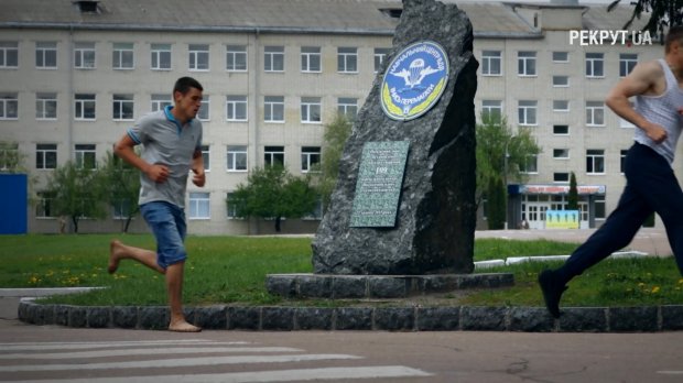 Жорсткий відбір та психологічні тести: як загартовують українських десантників