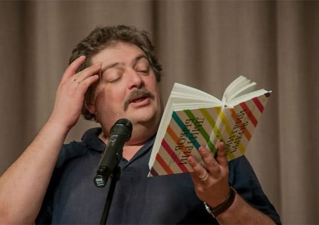 Знаменитого российского писателя Дмитрия Быкова ввели в искусственную кому: детали