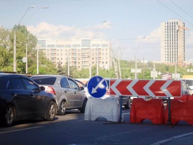 Ищи другой путь: где сегодня ограничат движение транспорта