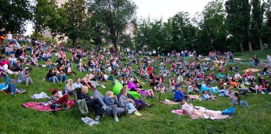 Бери плед и приходи: где в Киеве можно посмотреть кино под открытым небом
