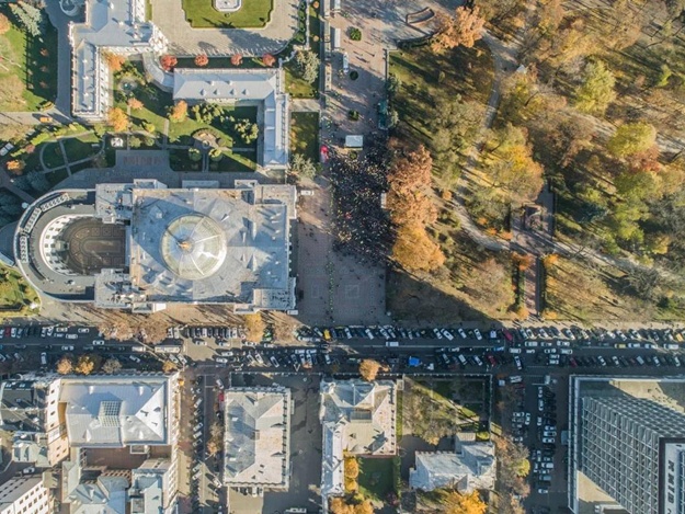 Туда лучше не едь: в центре Киева перекрыли часть улиц. Адреса