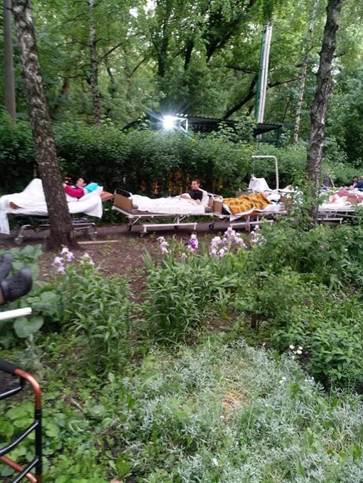В столице минировали больницу: пришлось эвакуировать всех пациентов