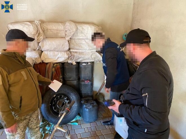 
                                                                        СБУ перекрыла каналы сбыта бодяжного алкоголя и табака с миллионными оборотами
                                                                                                                                                                                                                    