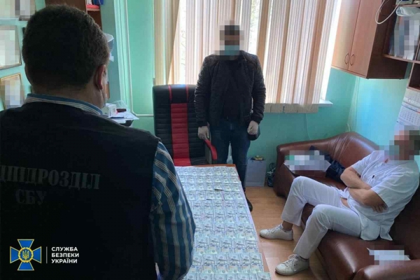 В Одессе разоблачили в коррупции врачей областной больницы. Фото